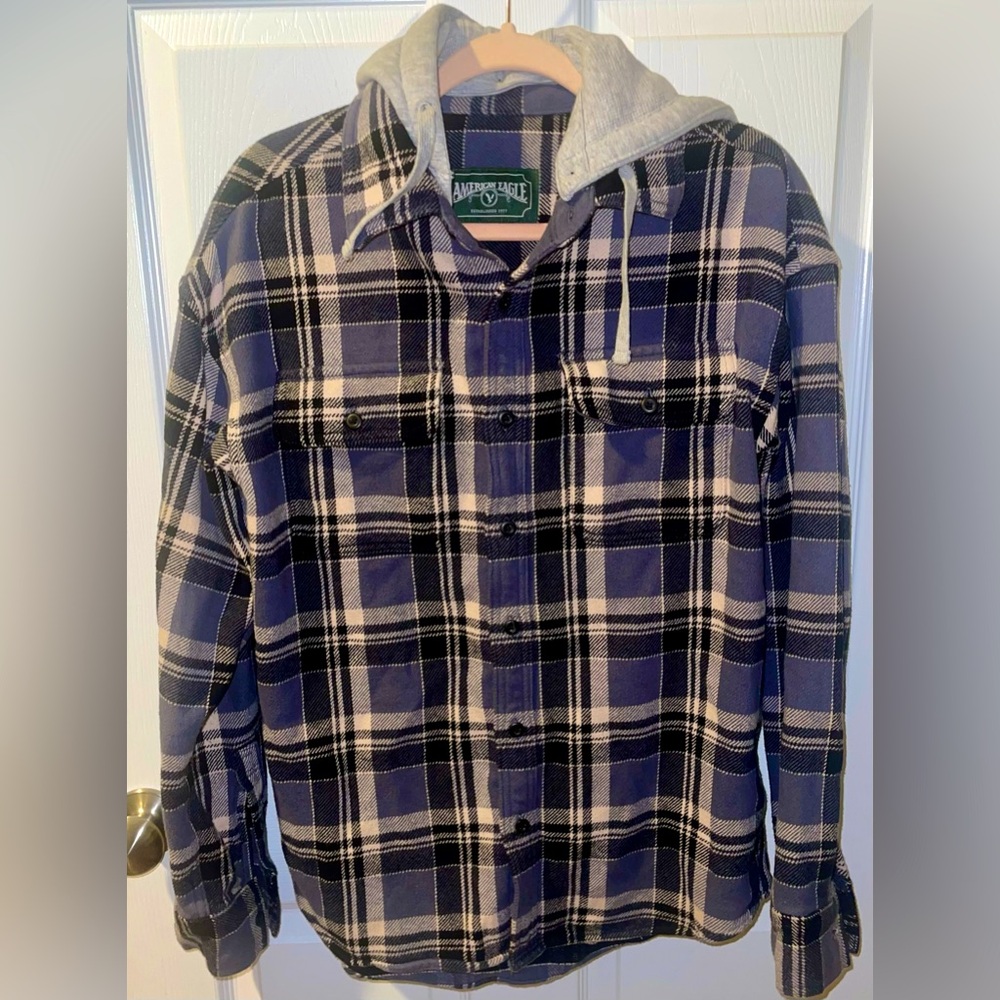 American Eagle Men’s medium plaid flannel blue removable hood